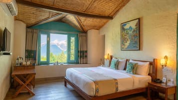 Premium Room | Desk, iron/ironing board, free WiFi