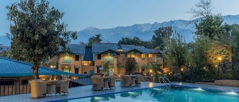 Seasonal outdoor pool