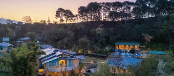 Tree of Life Birdsong Chalets