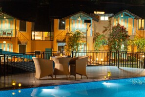 Couples dining - Tree of Life Birdsong Chalets (Dharamshala)