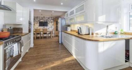 Spacious en-suite room with mezzanine