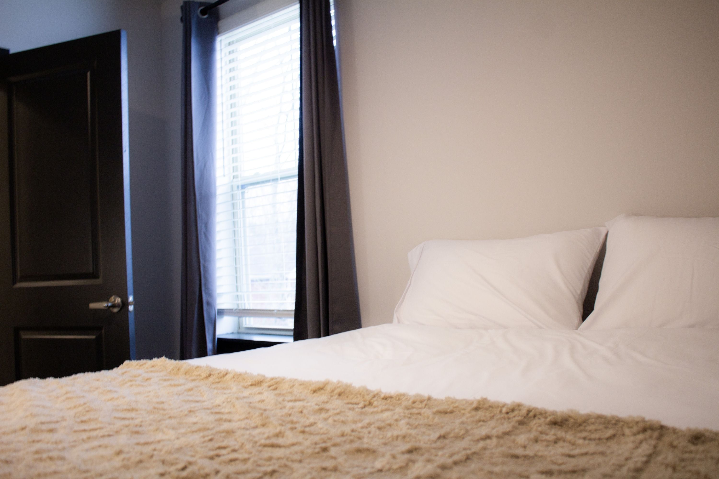 4 bedrooms, individually decorated, individually furnished, desk