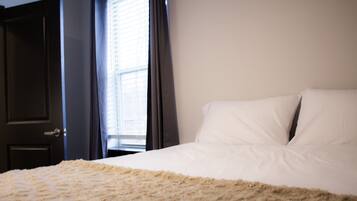 4 sovrum, individuell inredning, unika möbler och skrivbord