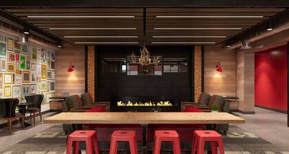 Stunning 4-BR Houses with On-Site Pool