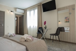 Matelas mémoire de forme, coffres-forts dans les chambres