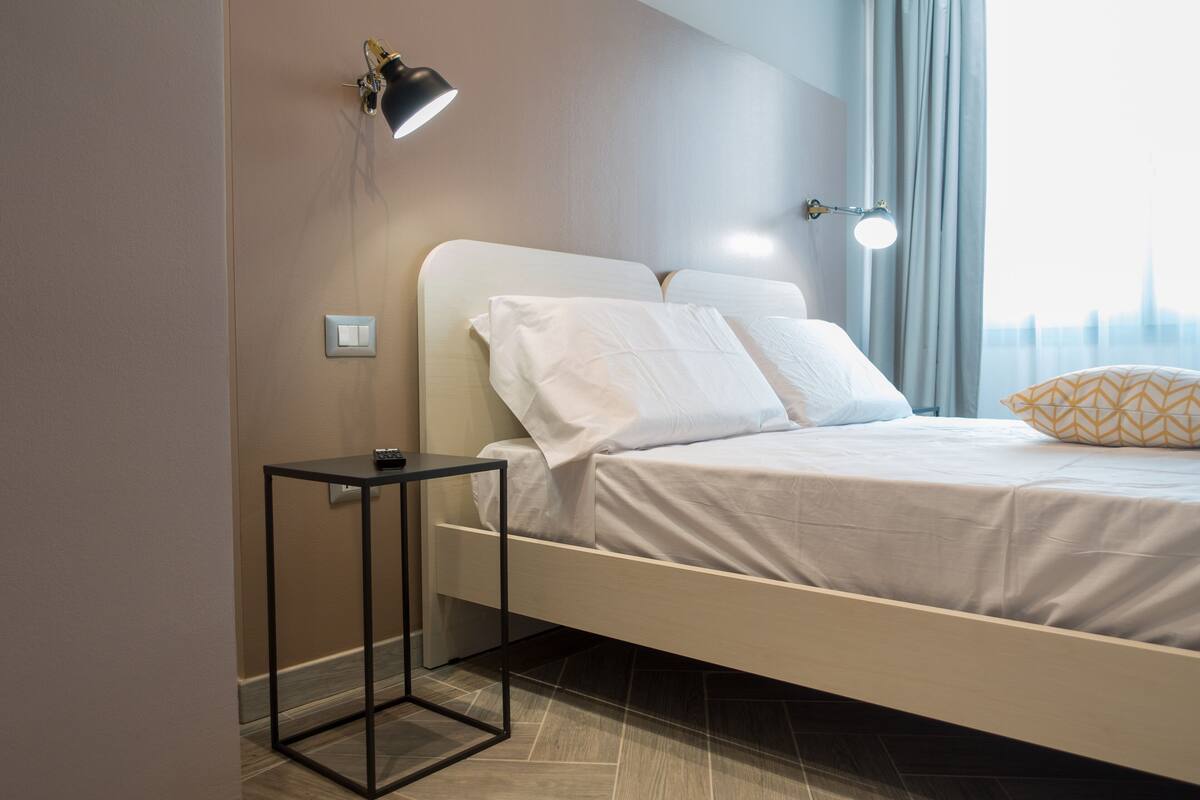 Phòng đôi hoặc 2 giường đơn cơ bản | 1 phòng ngủ, nệm cao su hoạt tính (memory foam), két bảo mật tại phòng