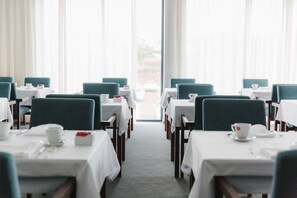 Free daily buffet breakfast - Pico TERRAMAR & SPA (Madalena)