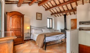 4 habitaciones, tabla de planchar con plancha y wifi gratis 