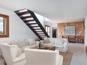 Télévision, table de tennis de table