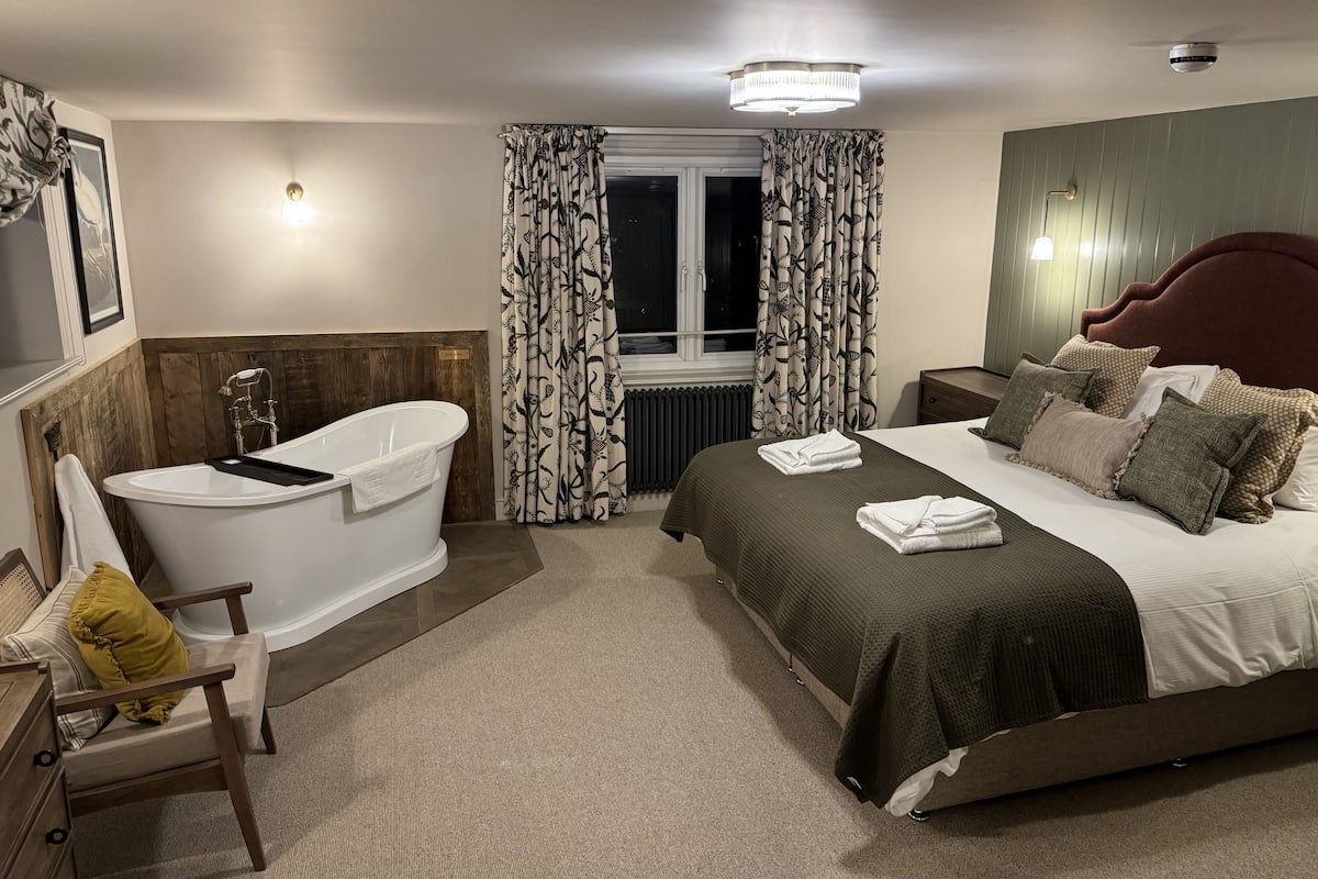 Executive Double Room | Free WiFi