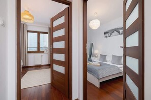 2 bedrooms, desk, iron/ironing board, WiFi