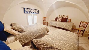 2 bedrooms, individually furnished, iron/ironing board, free WiFi - Ambra House (Porto Cesareo)