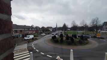 Basic Room | Desk, laptop workspace, free WiFi, bed sheets