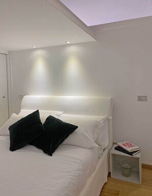 1 bedroom, iron/ironing board, travel cot, WiFi
