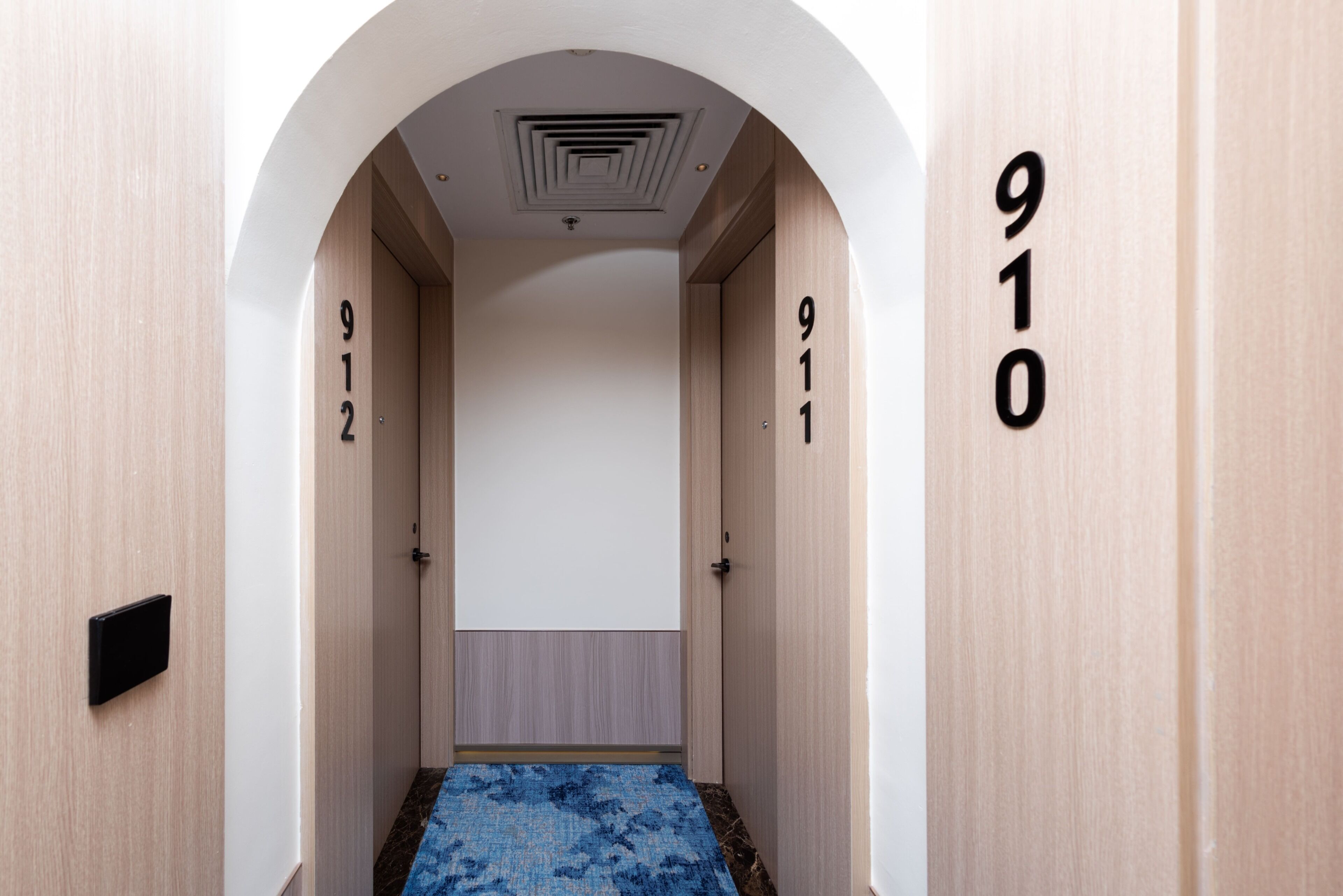 Suite – executive | Safe på rommet, individuelt dekorert, individuelt innredet og skrivebord