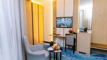 Kolmen hengen superior-huone | Tallelokero huoneessa, yksilöllisesti sisustettu