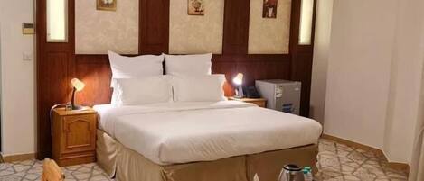 Deluxe dubbelrum - 1 kingsize-säng | Värdeförvaringsskåp på rummet, individuell inredning och unika möbler