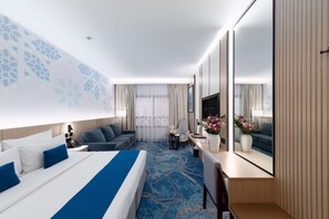 Deluxe Double Room, 1 King Bed | Street view - Jiwar Al Madina Hotel (Madinah)