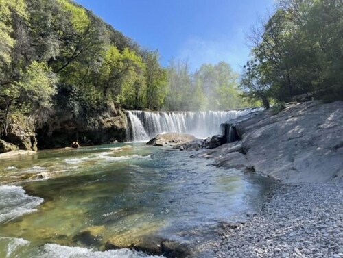 Maison Familiale Rénovée, au Bord de Lhérault. Grandes Pièces à Vivre