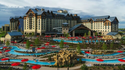 Denver Dream Retreat - Lake & Mountain Views, Golf Course, Spa + Game Amenities!