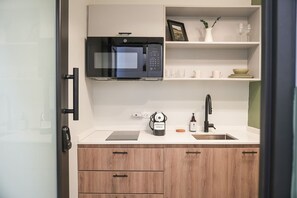 冰箱、微波炉、炉灶、茶具/咖啡用具