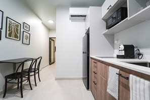 冰箱、微波炉、炉灶、茶具/咖啡用具