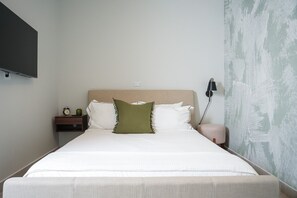 3 Schlafzimmer, Schreibtisch, Bügeleisen/Bügelbrett, Reisekinderbett