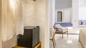 Unclassified image, 4 of 16, button - GHEBA SUITES (Sorrento)