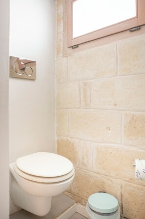 Bathroom - Bari LandLord 71 (Bari)
