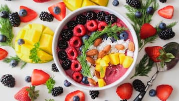 Alimentos y bebidas