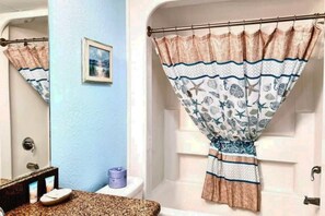 Hårtørrer, håndklæder, Toiletpapir