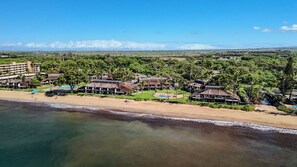 Exterior - Maaleaa Surf C5 Oceanfront townhouse on miles of Sandy Beach (Kihei)
