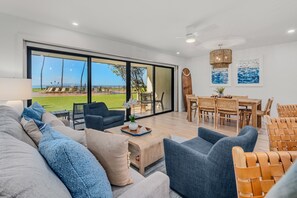 Smart TV - Maaleaa Surf C5 Oceanfront townhouse on miles of Sandy Beach (Kihei)