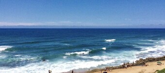 13 Skiathos - Beachfront Apartment - Shakas Rock/Ballito - NO LOADSHEDDING