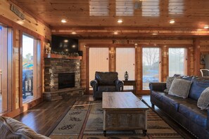 Smart TV, fireplace