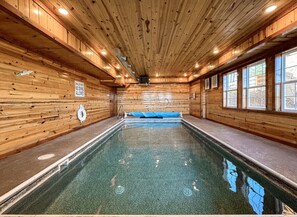 Innenpool, beheizter Pool