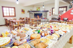 Desayuno bufé gratuito y diario