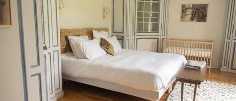 7 bedrooms, internet