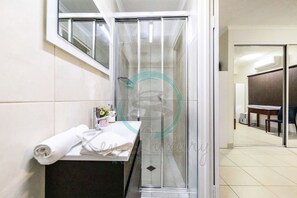 Apartment | 3 bedrooms - Nightcliff Foreshore Pool Outdoor Dining BBQ (Nightcliff)