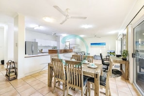 3 bedrooms - Nightcliff Foreshore Pool Outdoor Dining BBQ (Nightcliff)