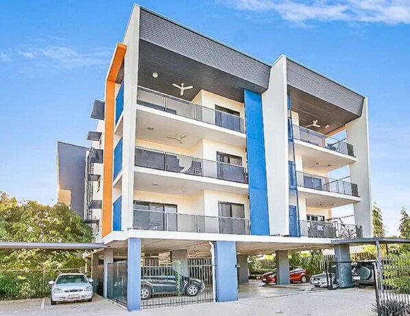 Apartment, Smoking - ZEN Quest · ZEN Quest - 2bed/2bath Near Markets & Foreshore (Nightcliff)
