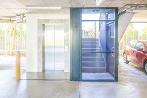 Apartment, Smoking | 2 bedrooms - ZEN Quest · ZEN Quest - 2bed/2bath Near Markets & Foreshore (Nightcliff)