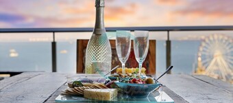 Penthouse Haven Lux Balcony Dining Sea View