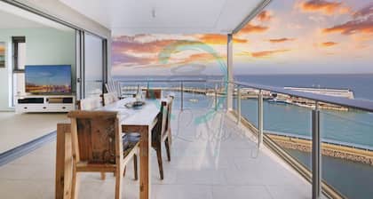 Penthouse Haven Lux Balcony Dining Sea View