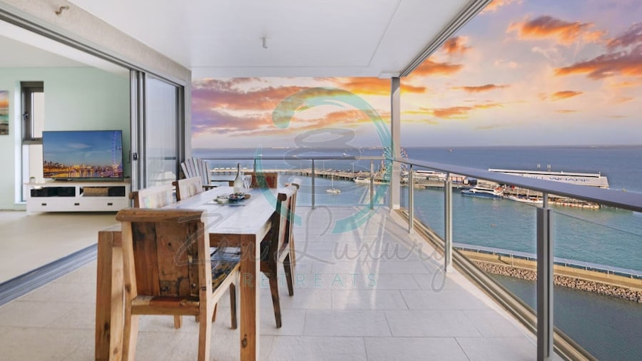 Penthouse Haven Lux Balcony Dining Sea View