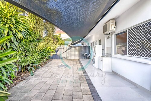 Zen Hideaway Cozy 2BR Haven Office Dual Patio