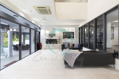 Zenlux Waterfront Mansion Infinity Pool Cinema