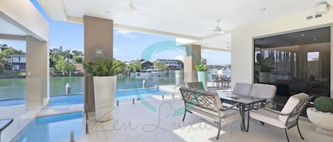 Casa | 4 quartos, escrivaninha
