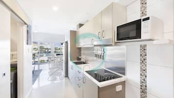 House | 1 bedroom, desk