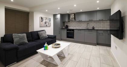 Stylish 1 Bedroom Apartment, Bicester Town Centre